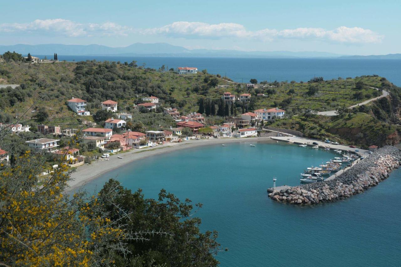 Отель Porto Sabatiki Самбатики Экстерьер фото